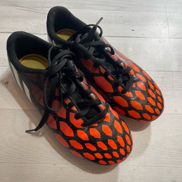 Adidas Predito Soccer‎ Cleats size 3 - Picture 1 of 7